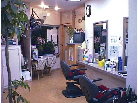 【赤坂】≪パートアルバイトOK≫≪ブランク有りでもOK≫ずっと見習い業務を希望の方でも歓迎♪平均退勤時間は20:00までなので身体の負担が少なく済みますよ☆地域密着型の「メンズ & レディスサロン 山崎（メンズ アンド レディスサロン ヤマサキ）」から理容師（見習い・技術者）の求人☆★☆