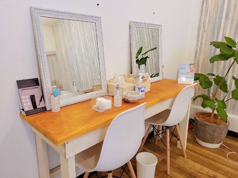 【川西能勢口】≪社会保険完備・実働8時間・残業無し≫おしゃれな店内で女性が安心してキャリアを積める魅力的なサロン！離職率もかなり低く人間関係も良好！Rechel Aloha 川西能勢口店（リシェルアロハカワニシノセグチテン）からアイリスト（アイデザイナー・まつ毛エクステ）の求人★☆