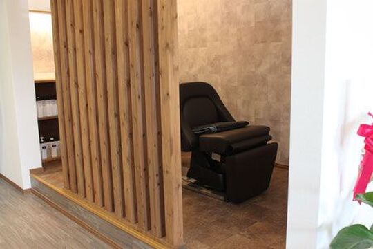 【東郷駅】≪月休6日or月休8日・正社員or業務委託・最低保証給あり・マンツーマン接客≫頑張った分はお給与に反映！お客様との繋がりを大切にしている地域密着型ヘアサロン「hair salon Li’Bless（ヘアサロンリブレス）」からスタイリスト（美容師）の求人★☆