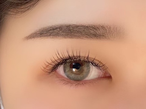 【銀座】≪社会保険完備≫≪月1日曜休みOK≫≪実働8時間+休憩1時間≫プライベートも充実できる働きやすい環境！幅広いメニュー展開で、スキルアップも叶うサロンです！「MIDI（ミディ）」からアイリスト（まつげエクステ・まつげパーマ・アイブロウ）の求人★☆★