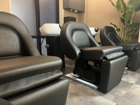 【関内】≪全席個室≫≪フリー40％／指名50％還元≫≪指名料100％バック≫≪スタイリストオンリー≫落ち着いた個室でマンツーマン接客、お客様1人ひとりとじっくり向き合えます！「MaCaro.by across（マカロバイアクロス）」からスタイリスト（美容師）の求人☆★