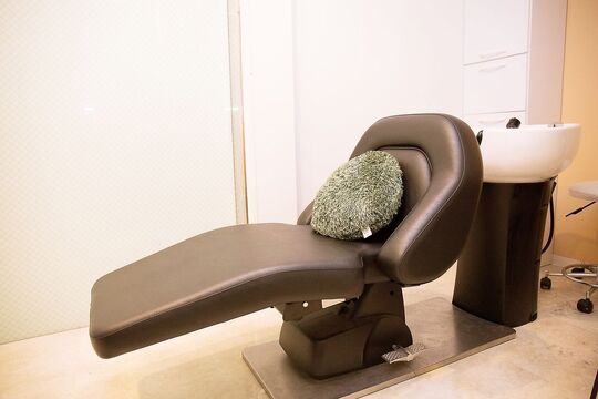 【祇園四条】≪社会保険完備≫≪日曜日・祝日定休≫≪交通費全額支給≫充実した教育体制で個々の成長に合わせたセットスタッフを目指せます！「CASA 四条店（カーサシジョウテン）」からセットスタッフ（美容師）の求人☆★☆