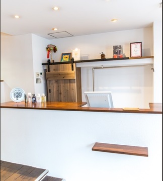 【池田駅】≪年間休日120日≫≪社会保険完備≫≪月給26万円スタート！≫≪18時過ぎに退勤可能≫特許技術のカットや、着付けも学べるます！入客チャンスも多く、ママさん美容師さんも多数活躍しています！「Cache Cache by Capelito（カシュカシュバイカペリート）」からスタイリスト（美容師）の求人☆★