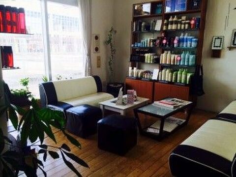 【原田】≪社会保険完備・社員寮あり・無料駐車場あり・学費支援制度あり≫ヘア・アイラッシュ・脱毛など幅広いメニューを取り扱うトータルビューティーサロン「hair make FRe’Y（ヘアメイクフレイ）」からアシスタント（美容師）の求人☆★