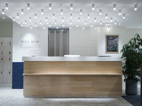 【吉祥寺】◆月8日休み・土日休みも相談可能・有給休暇あり・社会保険完備◆福利厚生やお休みも充実！商材にこだわったノンダメージサロン「SPICE HAIR吉祥寺店（スパイスヘアキチジョウジテン）」からスタイリスト（美容師）の求人☆★