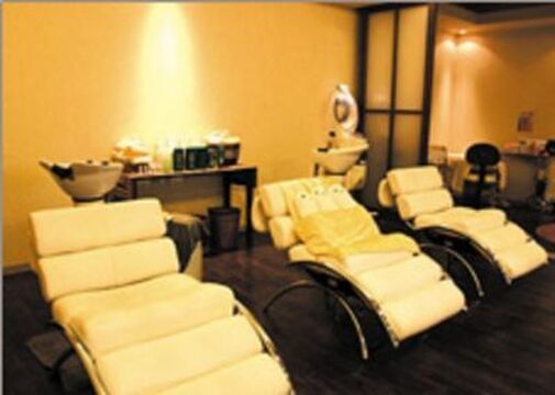 【箕面】《夕方までの勤務OK!!リピーター多め!!》シンプルからアートまで幅広いデザイン☆F-collection ヴィソラ店（エフコレクションヴィソラテン）リピーターさんが多く、入客に力を入れています☆パートアルバイト（ネイリスト）の求人です♪