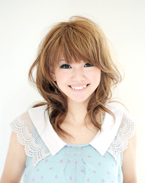 【天満橋】◇◆社会保険完備◆交通費全額支給◆◇個性を大切にし、笑顔の溢れる店内☆あなたらしいナチュラルなスタイルで働いていく事ができますよ♪quiora（キオラ）からアシスタント(美容師)の求人☆★