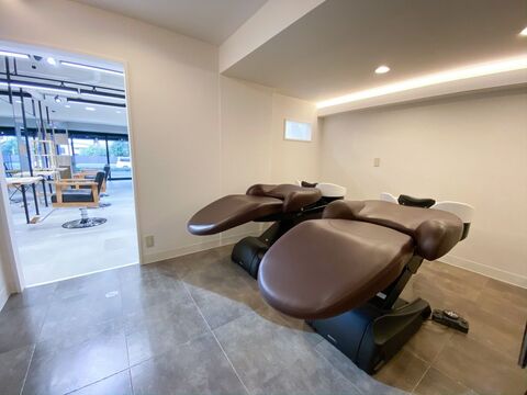 【摂津本山】≪月給25万円以上≫≪週休2日≫≪社会保険完備≫休日数も選べて働きやすい！待遇面もバッチリな、オシャレなサロンです！「CHLAN（クラン）」からスタイリスト（美容師）の求人☆★