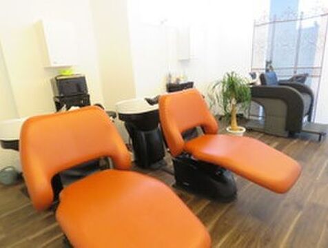 【はりま勝原】≪月給22万円スタート≫≪社会保険完備≫≪月8.9日休み≫≪なんと日曜休みあり≫カラー塗布出来れば月給20万円！働きやすい条件が揃ったアットホームサロン！自分のペースで学べて強制無、無理なくスタイリストデビューを目指せますよ「DOLCE LUCE（ドルチェルーチェ）」からアシスタント（美容師）の求人★☆