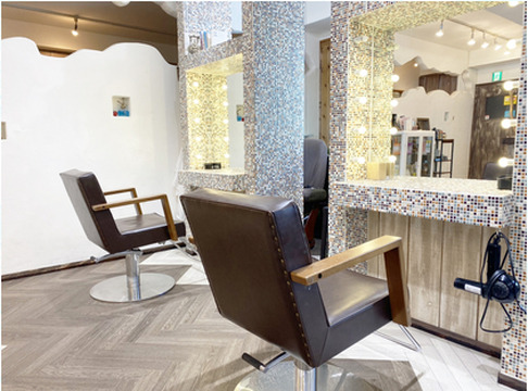 【新越谷】◆・住宅手当あり・実働8時間以下・19時迄に退勤可能・2年以内にデビュー可能・営業時間中のレッスンOK◆働きやすさ重視で充実したサロンワークが可能なサロン「AO-AQUA 新越谷店（アオアクアシンコシガヤテン）」からアシスタント（美容師）の求人★☆