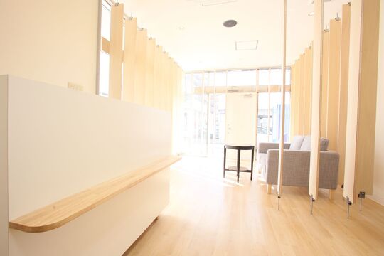 【桃山南口】カチカチの規則はなく、ガツガツ体育会系！というサロンではありません。ゆったりと近い距離でお客様と関わりたいならココ♪hairs moi!（ヘアーズ モイ）からスタイリスト・Jr.スタイリスト（美容師）の求人☆★☆