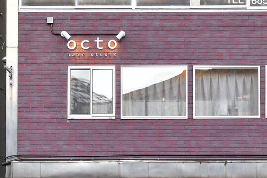 【豊中駅】≪完全フレックス出勤≫≪社会保険完備≫人気の髪質改善メニューで1万円以上の高単価な技術をご提供！マンツーマンの接客で無理なく稼いでもらえます！コアタイムが無しなので週休3日や時短勤務などライフスタイルに合わせて働けます！ママさん美容師さんにもオススメのサロンです！「octo hair studio（オクトヘアスタジオ）」からスタイリスト（美容師）の求人☆★