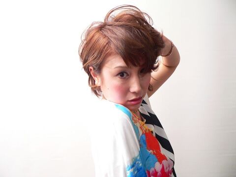 【福重三丁目】≪社会保険完備≫≪週休2日≫勤続年数に対して基本給がUPするので安定して長くお仕事できます♪退勤時間が早くプライベートも充実できるヘアサロン「HAPPYELL 福重店（ハピエルフクシゲテン）」からスタイリスト（美容師・理容師）の求人☆★