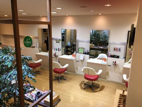 【弥刀】≪月8日休み≫≪月給17.5万円〜≫≪最短1年半でデビュー可能≫平均退社時間が18時30分ごろなのでプライベートの時間も作りやすい環境！「hair Libre -mito-（ヘアーリブレミト）」からアシスタント（美容師）の求人☆★