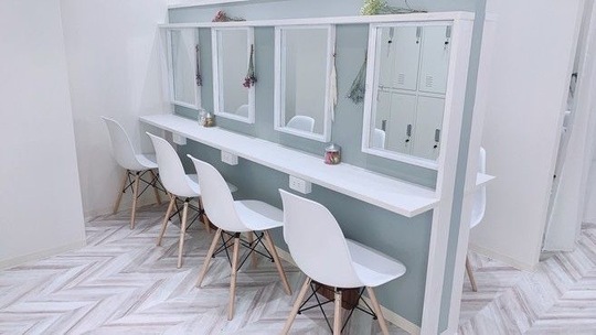 【出雲市駅】≪月給28万円～≫≪髪色・ネイル自由≫≪未経験OK≫≪社会保険完備≫≪産休育休実績あり≫女性が働きやすい環境が整ったサロン！あなたに合った働き方が選べますよ！「2025年11月に出雲市駅付近にオープン予定のアイラッシュサロン！」からアイリスト（まつげエクステ・まつげパーマ・アイブロウ）の求人☆☆