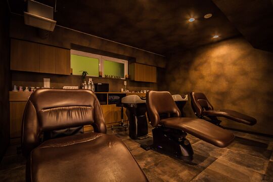 【桃山台】 月給22万円  月平均9日休み&土日休暇制度あり  社会保険完備  早期デビュー可能  昼食代支給あり 好条件により安心して長く働いて行ける環境が揃っています！！！MAKANA（マカナ）からアシスタント（美容師）の求人☆★☆