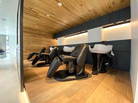 【綱島】◆指名料全額還元・最低保障給あり・自由出勤制・土日休みOK◆エリアトップの口コミ数を頂いており、新規・フリーのお客様の入客チャンス多数。一人ひとりの希望に合った働き方が可能N°3 hair lounge 綱島店（ナンバースリーヘアーラウンジツナシマテンからスタイリスト（美容師）の求人☆★☆