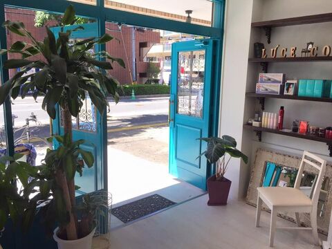 【高宮】≪社会保険完備・完全週休2日制・高月給スタート・社内アカデミーがあり早期スタイリストデビュー可能・未経験新卒生OK≫社内アカデミーがあり営業時間内にレッスン！TV番組の美容師コンテストで優勝したオーナーさんが独自で編み出した似合わせカットを学ぶ事が出来ます！高い技術を学ぶ事が出来る「Lu’ce coco（ルーチェココ）」からアシスタント（美容師）の求人☆★