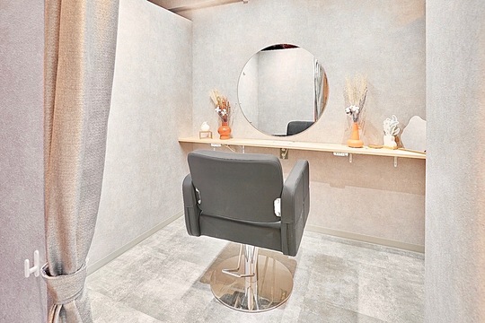 【秋葉原】◆産休育休実績あり・独立支援制度あり・社会保険完備◆多種多様なコンセプトの店舗を展開しており、キャリアアッププランが充実！完全マンツーマンでしっかりお客様と関われる「GULGUL 秋葉原（グルグルアキハバラ）」からスタイリスト（美容師）の求人☆★