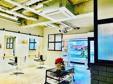 【足利市駅】≪正社員・パート・業務委託から選択可能≫≪マンツーマン接客OK≫≪ママさんの応募歓迎≫≪着付けも学べる≫≪土日休み月1回OK≫≪デザインカラーがウリ≫技術を磨きながら働ける環境！がっつり稼いでいきたい方にオススメ！「ストロベリーR.（ストロベリーアール）からスタイリスト（美容師）の求人☆★