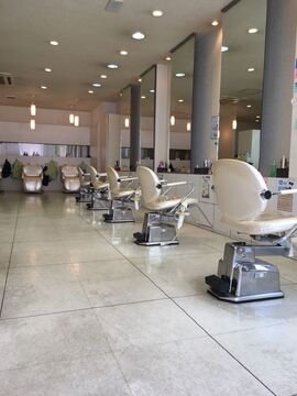 【堅下】≪社会保険完備≫≪平均退社19時過ぎ≫スタッフ同士の中が良く、楽しく働いていけます！地域の方々に人気のアットホームサロンです。「HAIR MODE 堅下店（ヘアーモードカタシモテン）」からスタイリスト（美容師）の求人☆★☆