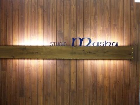 【天下茶屋】≪社会保険完備≫駅スグ！通勤便利♪実践主義のオーナーさんのもと、早期デビュー目指してどんどん経験を積んで成長できますよ！「Studio Mashu（スタジオマッシュ）」アシスタント（美容師）の求人☆★☆