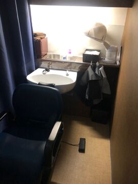 【和泉大宮】≪社会保険完備≫≪月給22.5万円スタート≫≪月8日休み≫パート・アルバイトも同時募集中!!シフト制なので働き方は自由！土日のお休みも取りやすくプライベートも充実！営業中の空いた時間を活用してメリハリをつけてレッスンをしています！24（トゥエンティーフォー）からアシスタント（美容師）の求人★☆