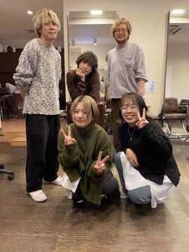 【曽根】≪月8,9日休み≫≪社会保険完備≫≪最短2年でデビュー可≫≪平均退社時間20時≫着付けも学べる環境あり！他店舗との交流も多く、いろんななスタイリストから技術を学べます◎「ZIP clinica（ジィップクリニカ）」からアシスタント（美容師）の求人☆★