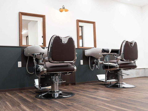 【町田駅】≪最低保障給あり≫≪自由出勤制≫週1日勤務からOK！縛りなく自由に働ける大人気バーバーサロン！稼ぎたい方でも、自分のペースで働きたい方でもOK！完全マンツーマンでお客様1人1人に向き合ったサロンワークができる環境です！「BARBER STYLES 町田店（バーバースタイルズマチダテン）」からスタイリスト（理容師・美容師）の求人☆★