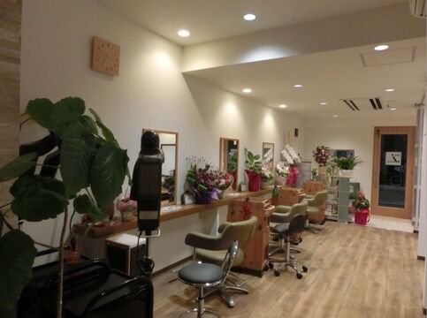 【甲子園口】≪完全週休2日制♪≫≪安心の社会保険♪≫≪嬉しい有給休暇あり♪≫≪平均20時退社♪≫ライフスタイルに合わせた勤務が選択可能!!海外のコンテストにも積極的に参加できるので美容師として幅広い知識や経験を習得可能!!地域密着型アットホームサロン!!“jaming（ジャミング）”からアシスタント（美容師）の求人☆★☆