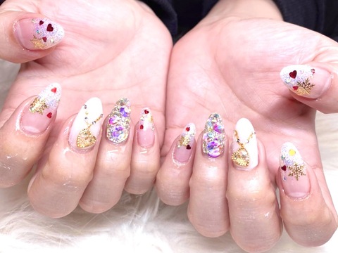 【横浜駅】≪実働8時間≫≪土日休みOK≫≪有給休暇あり≫痛ネイル＆スカルプが大人気のサロン！ゆったりとした施術時間で、お客様の理想のネイルを叶えます！未経験からでも素敵なネイリストを目指せるサロン「sugar plum（シュガープラム）」からネイリスト（ネイル）の求人☆☆