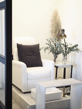 【武庫之荘】≪経験者大歓迎≫≪完全週休2日制≫≪髪色ネイル自由≫正社員・パート・業務委託から選択OK！ご家庭のある方でも無理なく働ける環境です！「micheline.（ミシュリーヌ）」からネイリスト（ネイル）の求人☆★☆