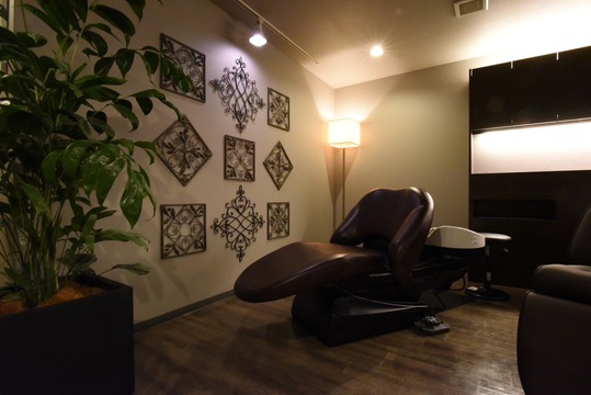 【元町】≪完全週休3日制もOK≫≪土日祝休みの取得OK≫≪社会保険完備≫≪月給25万円保証≫≪時短勤務OK≫還元率も高く収入、お休みともに充実できる環境です！広々個室の完全予約制マンツーマンサロン「エイジングケア・ヘッドスパ専門店if. 神戸元町（エイジングケア・ヘッドスパセンモンテンイフコウベモトマチ）」からスタイリスト（美容師）の求人☆☆