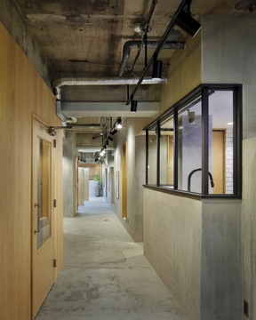 【三田】◆有給休暇あり・社会保険完備◆人間関係の良さがウリ！ワイワイした雰囲気ですが、やるときはしっかりやる！実力派サロンです！「SOURCE cia（ソウスシア）」からアシスタント（美容師）の求人★☆