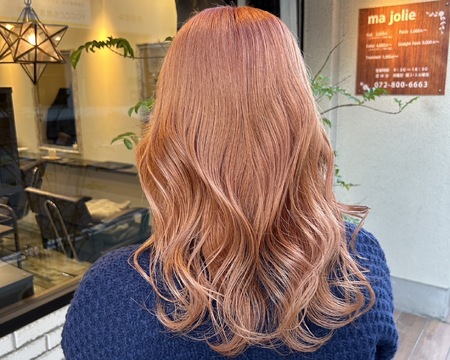 【寝屋川市駅】≪社会保険完備≫≪月給30万円も可能≫≪完全週休2日制≫≪連休OK≫≪スタッフの平均退社は18時台！！≫ブランクのある方もOK！！男女を問わず多くのお客様から人気のトレンドサロン「ma jolie.lou（マジョリ.ルゥ）」からスタイリスト（美容師）の求人☆★