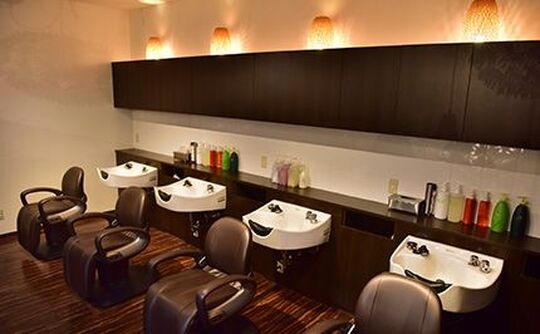 【真駒内】≪月給18万円スタート≫≪社会保険完備≫営業時間が短く20時までに退勤出来るのでプライベートな時間もしっかり取れる！長く働けきやすい「さくらヘアー 川沿店（サクラへアーカワゾエテン）」からアシスタント（美容師）の求人★☆