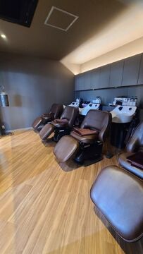 【泉田中】 月給22万円以上  月8日休み・有給休暇あり  社会保険完備  19時営業終了  引越し費用10万円or寮を選択可能 安心して長く働いていける充実の条件面を整えています！！「Hair Make Chura 泉田中店（ヘアーメイクチュライズミタカナテン）」からアシスタント（美容師・理容師）の求人☆★