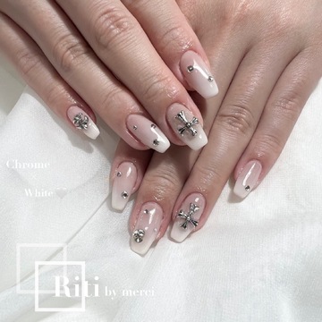 【三宮】≪完全週休2日制≫≪16時までの勤務OK≫≪土曜休みOK≫≪週2,3日～、1日4時間～≫≪交通費全額支給≫洗練されたシンプルなデザインが大人女性を中心に人気のネイルサロン！アットホームで落ち着いた空間なので安心して働けます。「Riti by merci（リティーバイメルシー）」からネイリスト（ネイル）の求人☆☆