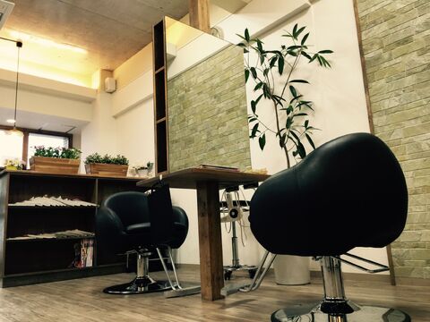 【豊中】≪入客チャンス大≫≪整容国保あり≫≪メリハリつけて働けます!!≫スタッフ同士仲が良くて自由なお店です!!お客様と密に関われる環境で毎日楽しく働けます！地域密着型のアットホームサロン“VIB hair（ヴィーブヘアー）”からスタイリスト（美容師）の求人☆★