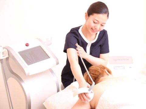 【深江橋】最新のマシンを扱った施術がウリ！顧客満足度に注力！エステティシャンが楽しくやりがいをもって働ける環境づくりを一番に考えたサロン”Luxe+TKM 深江橋店（リュクス フカエバシテン）”からエステティシャンの求人