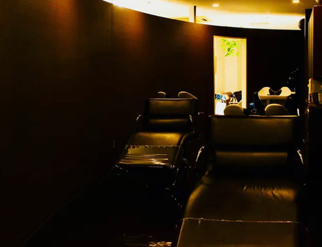 【JA広島病院前駅】≪完全週休2日制・18:00完全退社・社会保険完備≫長く美容師を続けていきたい方にオススメの環境！高収入も狙えちゃいます！こだわりの技術でお客様の髪質改善を目指すヘアサロン「AMI a BELLE（アミーベル）」からスタイリスト（美容師）の求人☆★