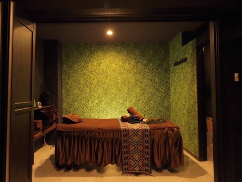 【新横浜】≪週3日～の勤務でOK≫風通しの良いフラットな環境で働くことができます！未経験の方でも安心のレッスン体制を整えている人気サロン！「PLATINUM AROMA 新横浜店（プラチナムアロマシンヨコハマテン）」からエステティシャンの求人☆☆