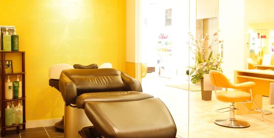 【上野】◆完全週休2日制・産休育休制度あり・着付けも学べる・社会保険完備◆興味があることに挑戦可能で、幅広いジャンルの教育システムでオールマイティーな美容師を目指せます！「Claude MONET 上野の森店（クロードモネウエノノモリテン）」からアシスタント（美容師）の求人☆★