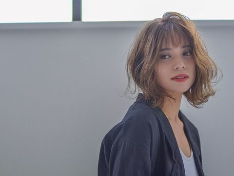 【千里丘】≪月給19.5万円≫≪月8日休み≫≪社会保険完備≫≪18時半受付終了≫営業後はメリハリをつけてレッスン！早く帰れる日もあってプライベートも充実させられます！フレンドリーな接客で人気の地域密着サロン「k-com pool（ケーコムプール）」からアシスタントの求人☆★☆