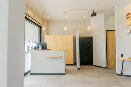 【日本へそ公園】≪社保完備♪≫≪完全週休2日制≫≪家族手当あり≫など、一生働いて行ける環境が◎!!スタッフ同士のチームワーク抜群のアットホームサロン「LASSIC HAIR 西脇店（ラシックヘアーニシワキテン））」からアシスタント（美容師）の求人☆★