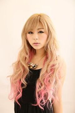 【阪神尼崎】駅近＆商店街内でアクセス抜群♪エクステ・ヘアセット・メイクなど幅広い女性の「なりたい」を形にする人気サロン“Win 尼崎店（ウィン アマガサキテン）”からアシスタント（美容師）求人★☆