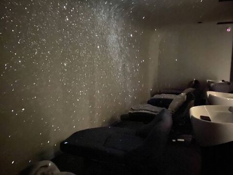 【自由ヶ丘】≪高単価サロン≫≪産休育休あり≫≪社会保険完備≫充実の福利厚生！スタイリスト1年目でも月給30万円以上稼ぐことも出来ちゃう！集客力抜群なので、新規のお客さんにたくさん入客したい人にオススメサロン「BLOOMA（ブルマ）」からスタイリスト（美容師）の求人☆★