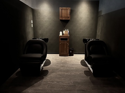 【JR難波】≪完全週休2日制≫≪実働8時間≫≪社会保険完備≫≪完全マンツーマン≫大手企業が手掛ける高単価サロン！福利厚生や条件面が整った会社です！「E 難波OCAT店（イーナンバオーキャットテン）」からスタイリスト（美容師）の求人★☆