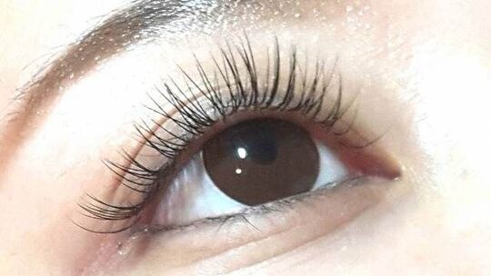 【西宮北口】≪社会保険完備≫≪完全週休2日≫エリア高水準のお給料！のびのびと働ける環境を整えています！「nail and eyelash salon THREE（ネイルアンドアイラッシュサロンスリー）」からアイリスト（まつげエクステ・まつげパーマ・アイブロウ）の求人☆☆