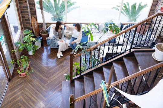 【西明石】≪月9日休み≫≪有給休暇あり≫≪社会保険完備≫≪20時までに退店可能≫長く働きやすい環境のサロン！入客チャンスも豊富で無理なく収入上げれます！髪質改善メニューが人気！「flare-想-（フレアイデア）」からスタイリスト（美容師）の求人☆★☆